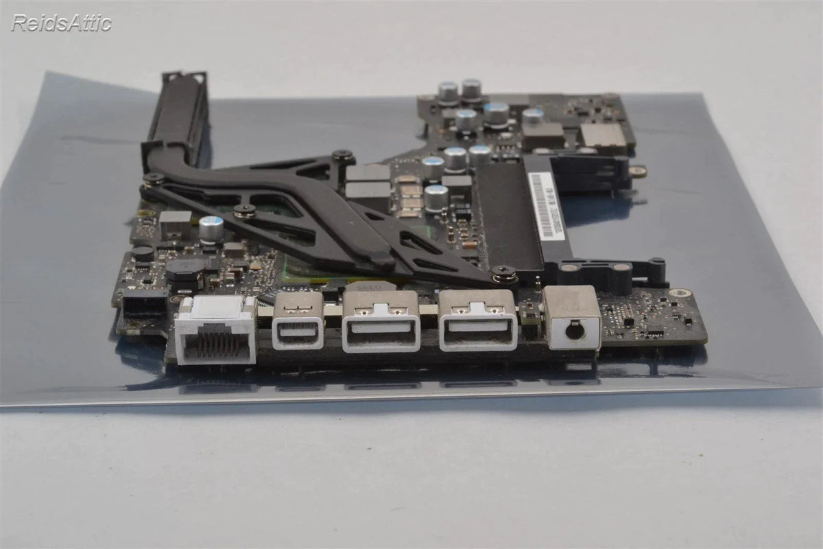 Apple 13 inch Macbook Unibody (White) A1342 2010 2.4Ghz Logic Board 820-2877-A