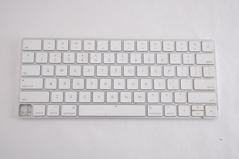 AS-IS Broken APPLE Wireless Magic Keyboard 2 A1644 MLA22LL/A