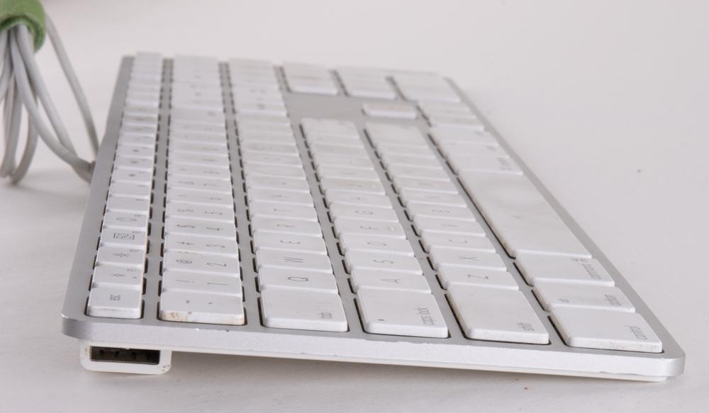 Lot of 25 - Genuine Apple A1283 Aluminum USB Keyboard With Numeric Keypad