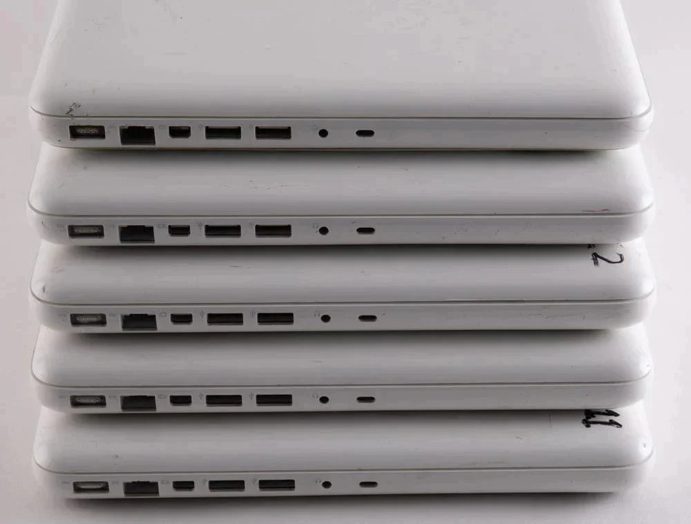 13&quot; MacBook Unibody (White) 2.26GHz 250GB HD 2GB RAM MC207LL/A A1342 2009