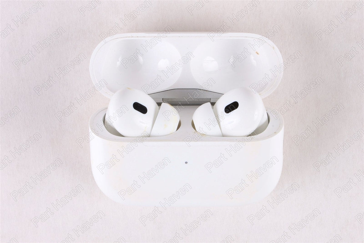 AirPods Pro 2nd Generation w/ Magsafe Wireless Charging Case MQD83AM/A